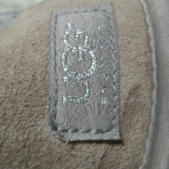 Authentic UGG Silver Sequined Boots Gently Worn Sz.6 Can Fit Bigger - Picture 4 of 8
